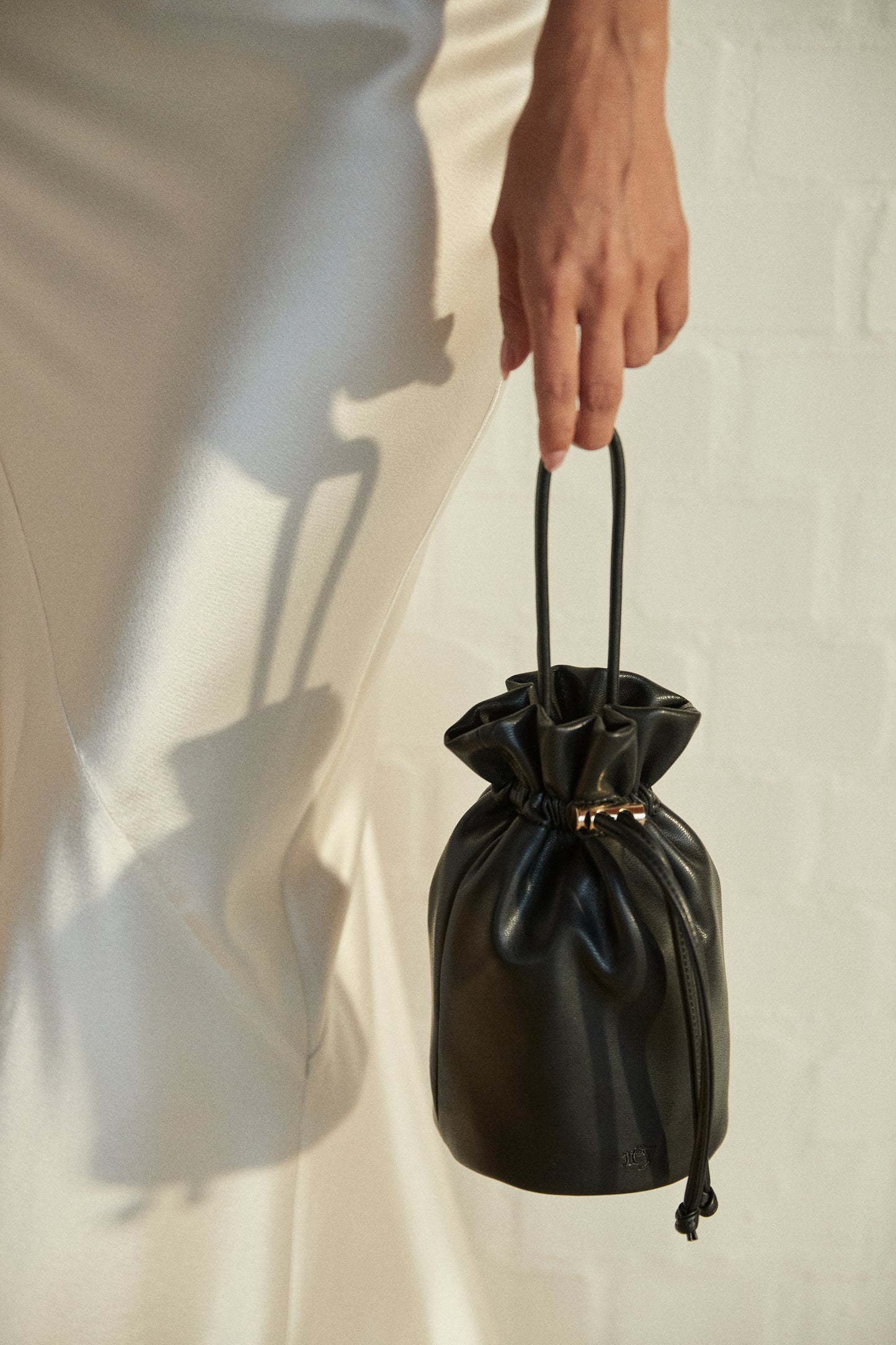 No Strings Attached - Black